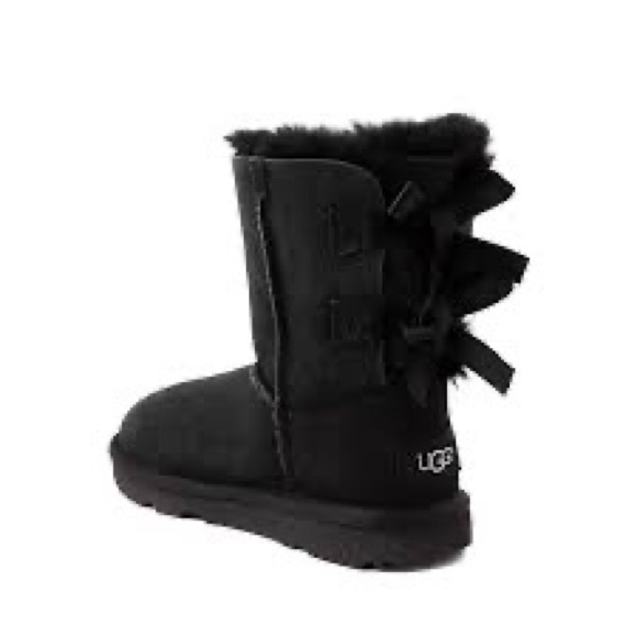 New Never Worn Uggs - Picture 1 of 2